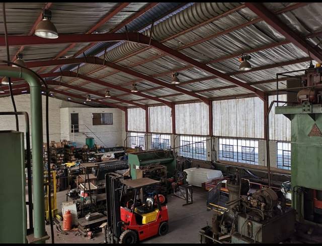 3,228M² WAREHOUSE FOR SALE IN HERIOTDALE